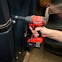 Аккумуляторный импульсный ударный гайковерт MILWAUKEE M18 CIW12-502C FUEL